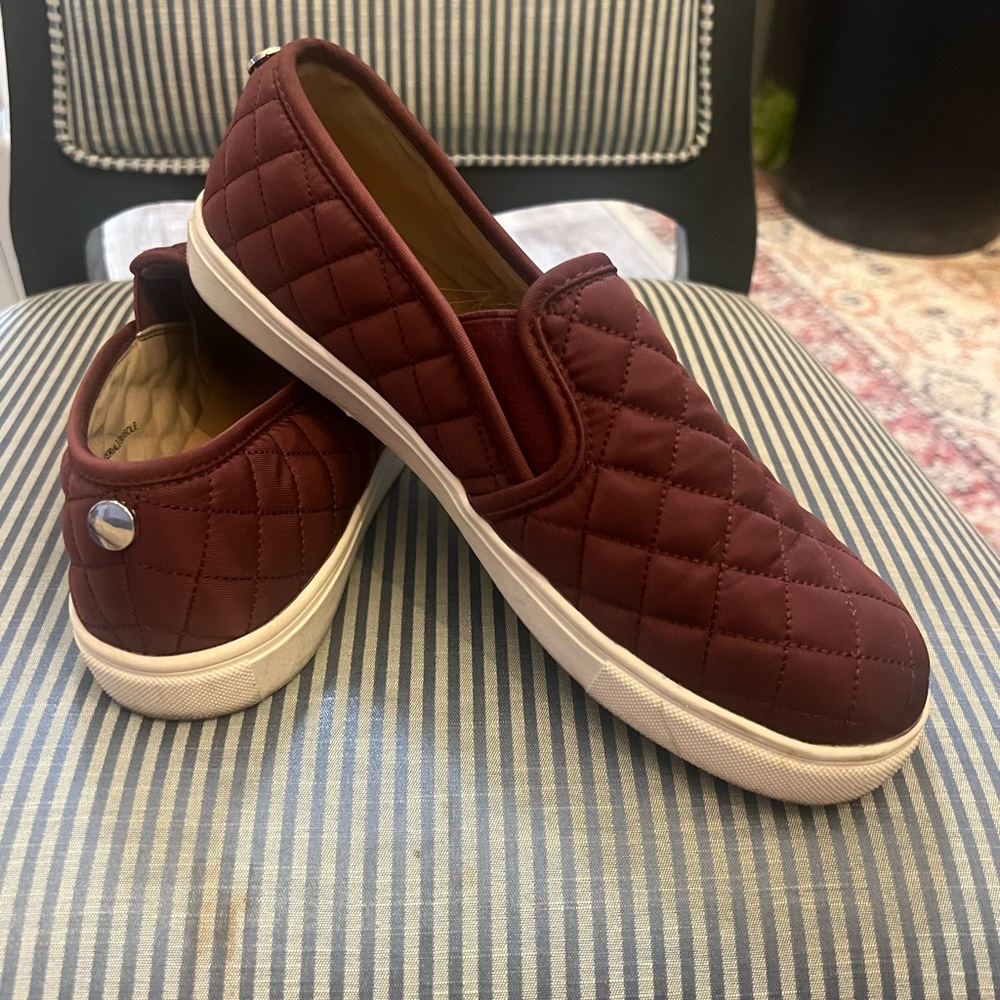 Quilted Slip-On Sneakers - Burgundy